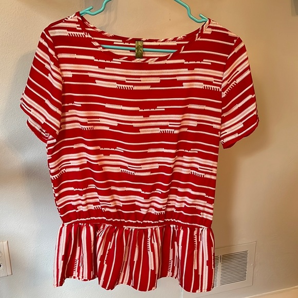 Red and white peplum top size L - Picture 1 of 2